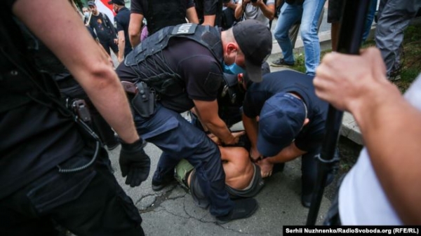 Протесты под посольством Беларуси в Украине: Есть задержанные