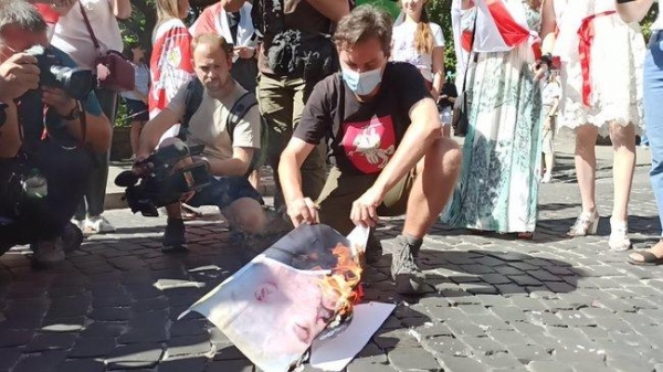     Новости Киева -  у посольства Беларуси отметили день рождения Лукашенко - новости Украины    