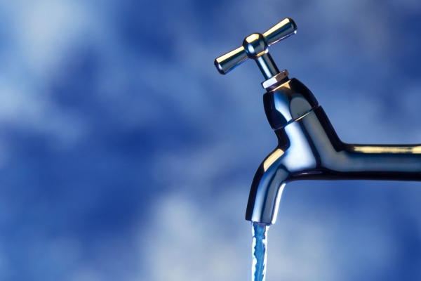 В Киеве пообещали не повышать стоимость холодной воды