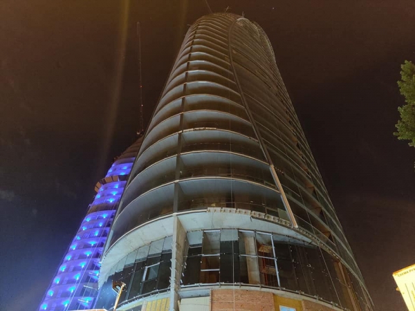 В Киеве на Печерске горела многоэтажка элитного ЖК Taryan Towers (фото, видео)