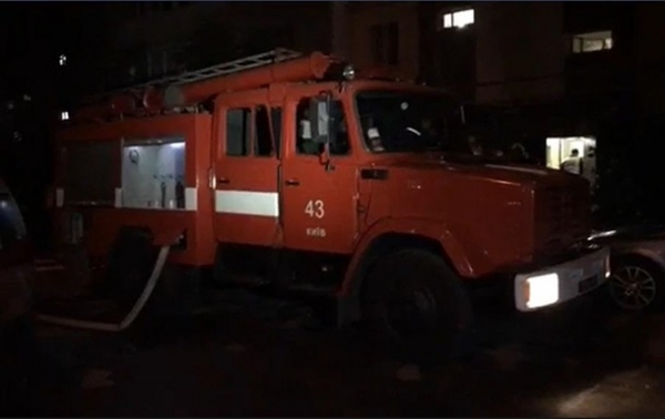 В Киеве произошел пожар в жилом доме, есть жертвы