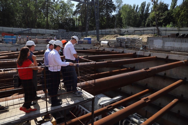 Кличко запустил в работу комплекс, который будет прокладывать метро на Виноградарь Кличко запустил в работу комплекс, который будет прокладывать метро на Виноградарь