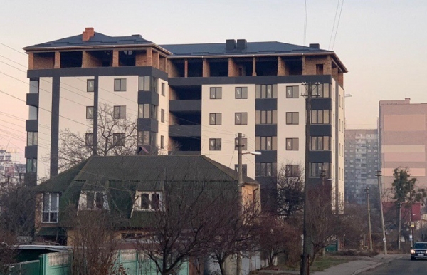 Суд обязал снести многоквартирный дом в Соломенском районе Киева