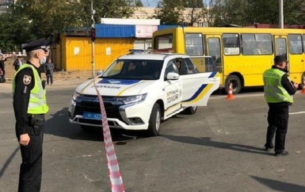 В Киеве маршрутка сбила людей, есть жертвы