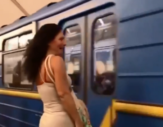     Новости Киева сегодня – В метро полуголая женщина устроила грязные танцы - новости Украины    