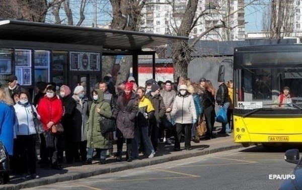 За выходные 17 киевлян оштрафовали за отсутствие маски