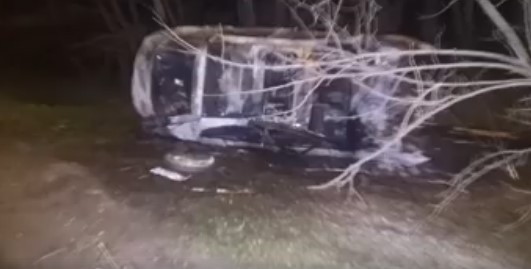 В Киеве гражданин Нигерии на Mazda 6 слетел с дороги и едва не сгорел заживо