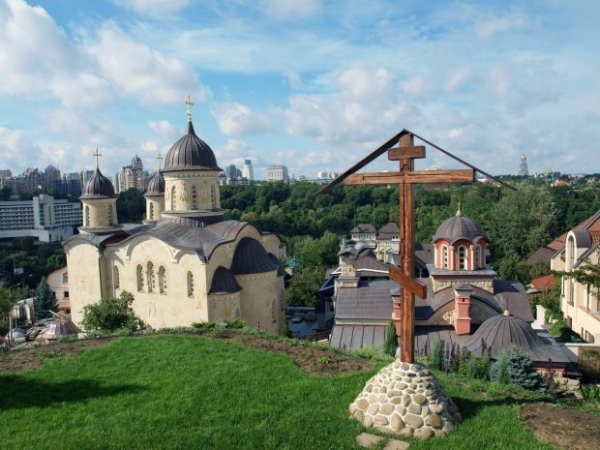 В Киеве мужской монастырь закрыли на карантин