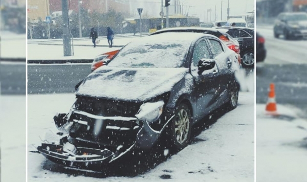 В Киеве из-за снегопада резко возросло количество ДТП, центр города парализовали пробки (карта)