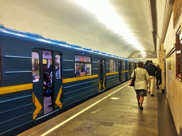 В новогоднюю ночь метро в Киеве будет работать на два часа дольше