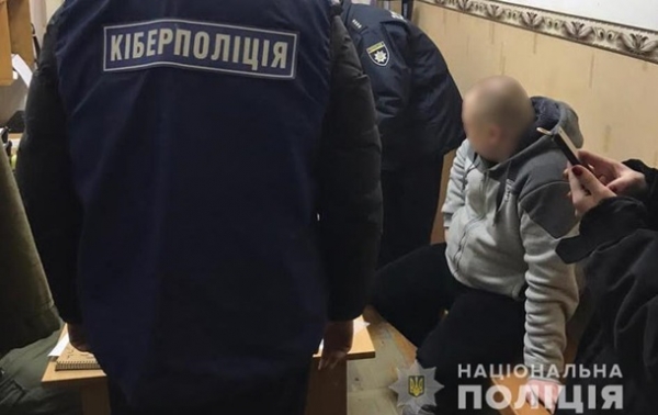 Иностранец из киевского СИЗО выманил у женщин 1,3 млн гривен