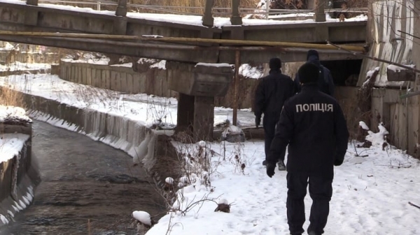 Искали 10 дней: В Киеве в реке нашли тело военного, открыто уголовное дело