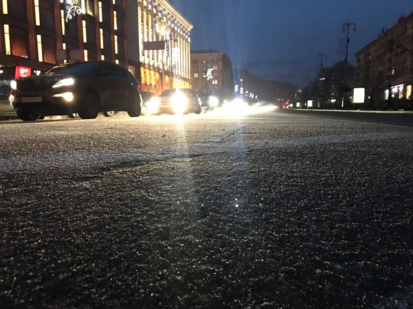 В Киеве водителей предупредили о гололедице на дорогах
