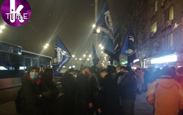 В Киеве националисты протестуют под посольством Израиля