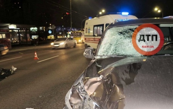 В Киеве авто насмерть сбило человека на пешеходном переходе