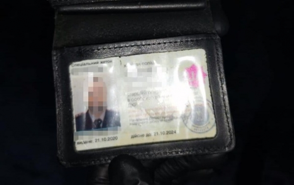 В Киеве задержали полицейского на взятке в $10 тысяч