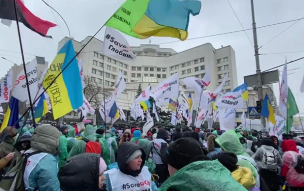 Протестующие ФОПы собрались возле КСУ