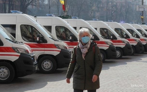 В Киеве от COVID вылечили почти половину пациентов