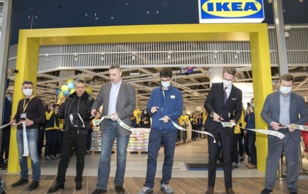 Кличко принял участие в открытии первого в Украине магазина IKEA