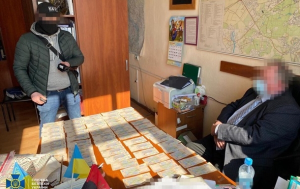 В Киеве задержан на взятке замдиректора института НАН Украины