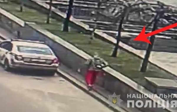 В Киеве копу ударили в лицо тарелкой со сливками