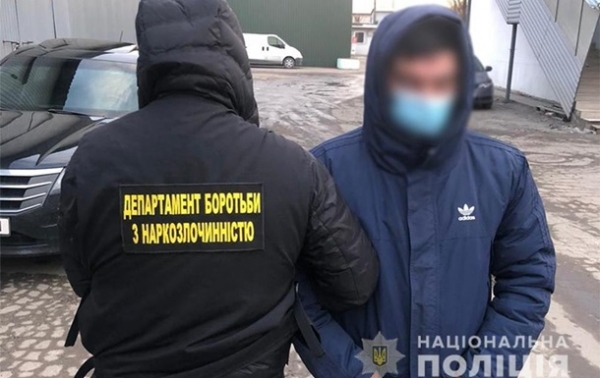 В Киеве задержан наркокурьер, получавший зарплату биткоинами