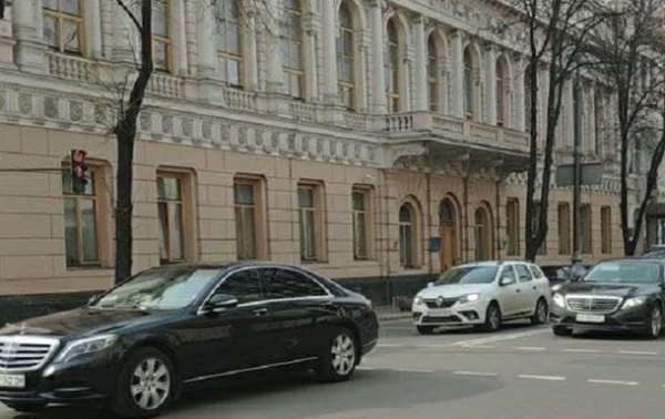 Кортеж Порошенко нарушил правила движения