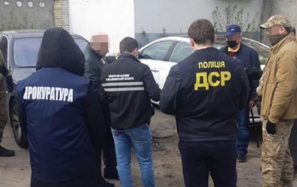 Чиновника Киевской ОГА задержали на взятке в $10 тысяч