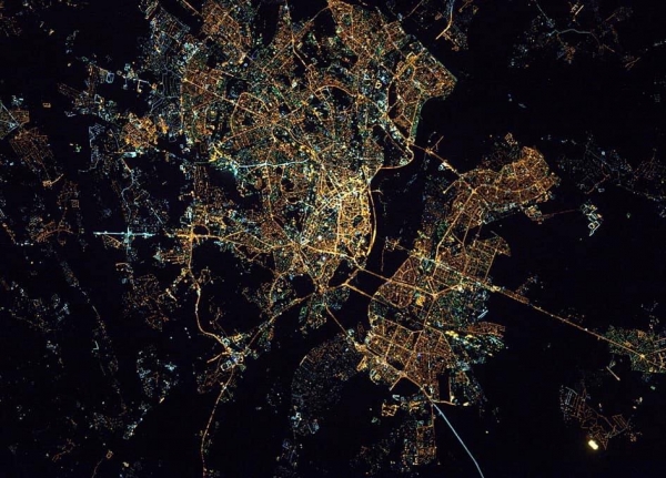 В Сети показали, как выглядит ночной Киев из космоса. Фото