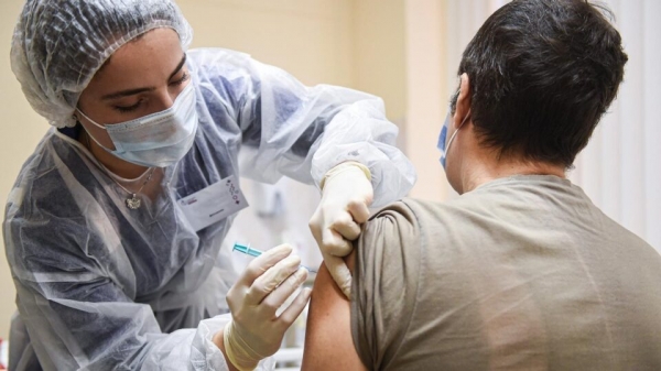 Украинцев из очереди в «Дія» начнут вакцинировать уже в эти выходные