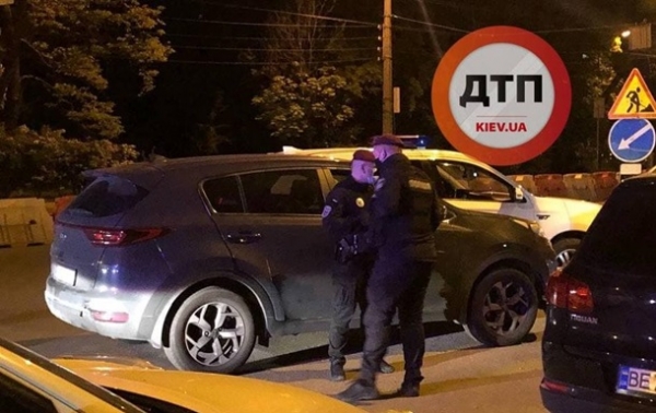 В Киеве копы полтора часа преследовали иностранцев на внедорожнике