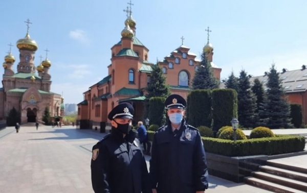 Тысяча полицейских Киева привлечены к охране правопорядка на Пасху