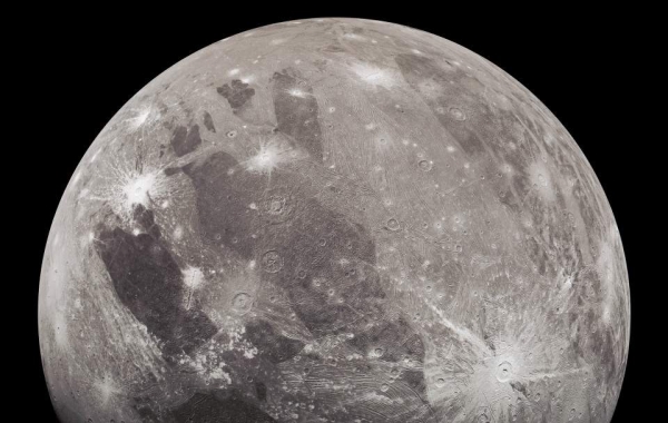Зонд NASA показал новые снимки, сделанные возле Юпитера