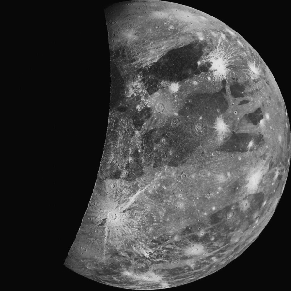 Зонд NASA показал новые снимки, сделанные возле Юпитера
