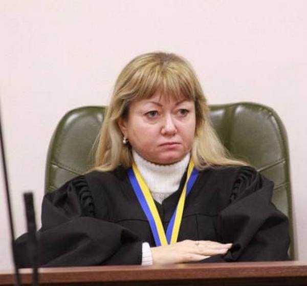 Пьяное ДТП в Киеве: судья за рулем Audi влетела в столб
