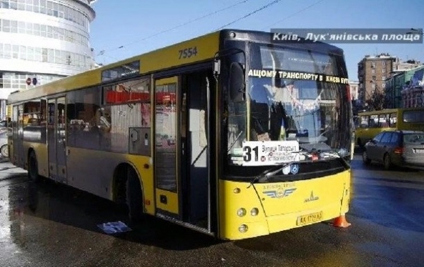 В Киеве на водителя автобуса напал неадекват