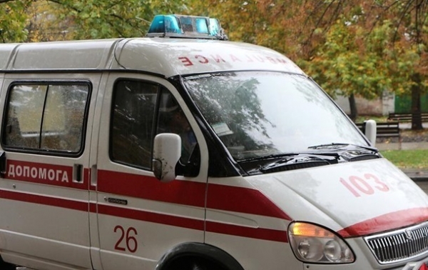 В Киеве выпавший с 8 этажа мужчина бросался в полицию камнями