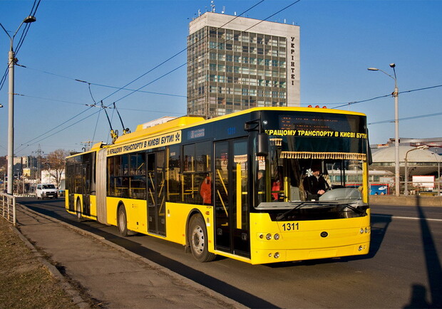 В Киеве три троллейбуса №7, 39 и 93Н изменят маршрут. Фото: autocentre.ua