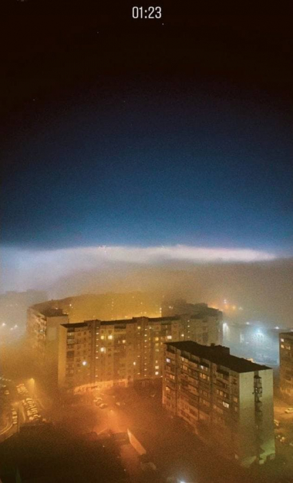 Киев окутал густой туман: атмосферные фото и видео  фото 1