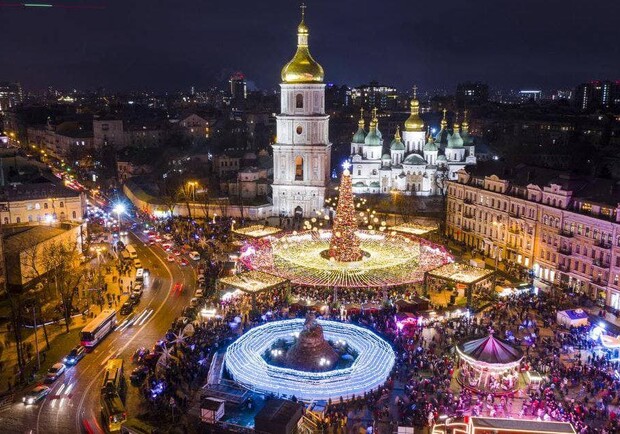 Сколько денег потратили на новогодние локации в Киеве в 2021 году. 