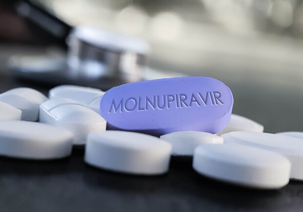 Украина закупит "Молнупиравир" для лечения коронавируса. 