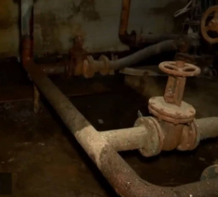 В домах на Нивках отключили горячую воду из-за аварии на теплопункте