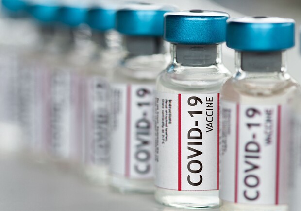 Парень 18 раз вакцинировался от COVID-19 ради бесплатного питания в больнице Харькова. 