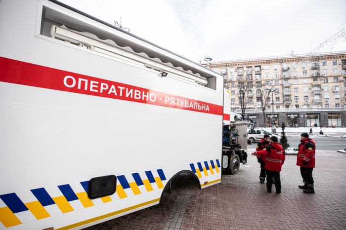 Киевские спасатели получили от мэрии новую технику и снаряжение