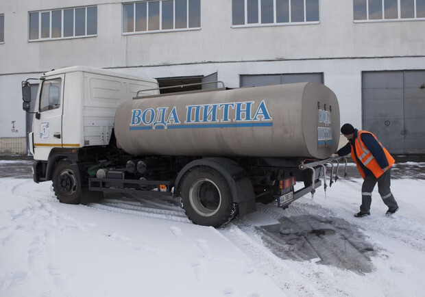 По Киеву будут развозить святую воду в автоцистернах: адреса. 