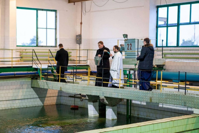 На водопроводных станциях Киевводоканала освятили воду