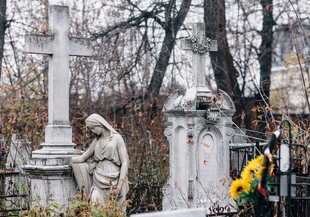 На Киевщине с могилы женщины снесли крест без ведома ее семьи. 