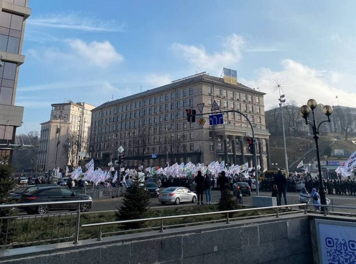Участники акции Save-ФЛП перекрыли центр Киева.