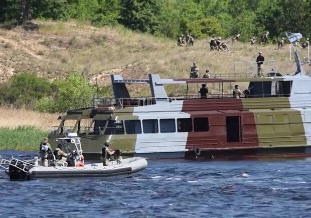 Для обороны Киева на Днепре будет работать речной дивизион катеров. 