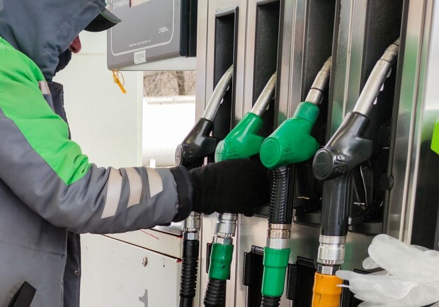 Сколько заправок Киева оштрафовали из-за завышенных цен на топливо . 